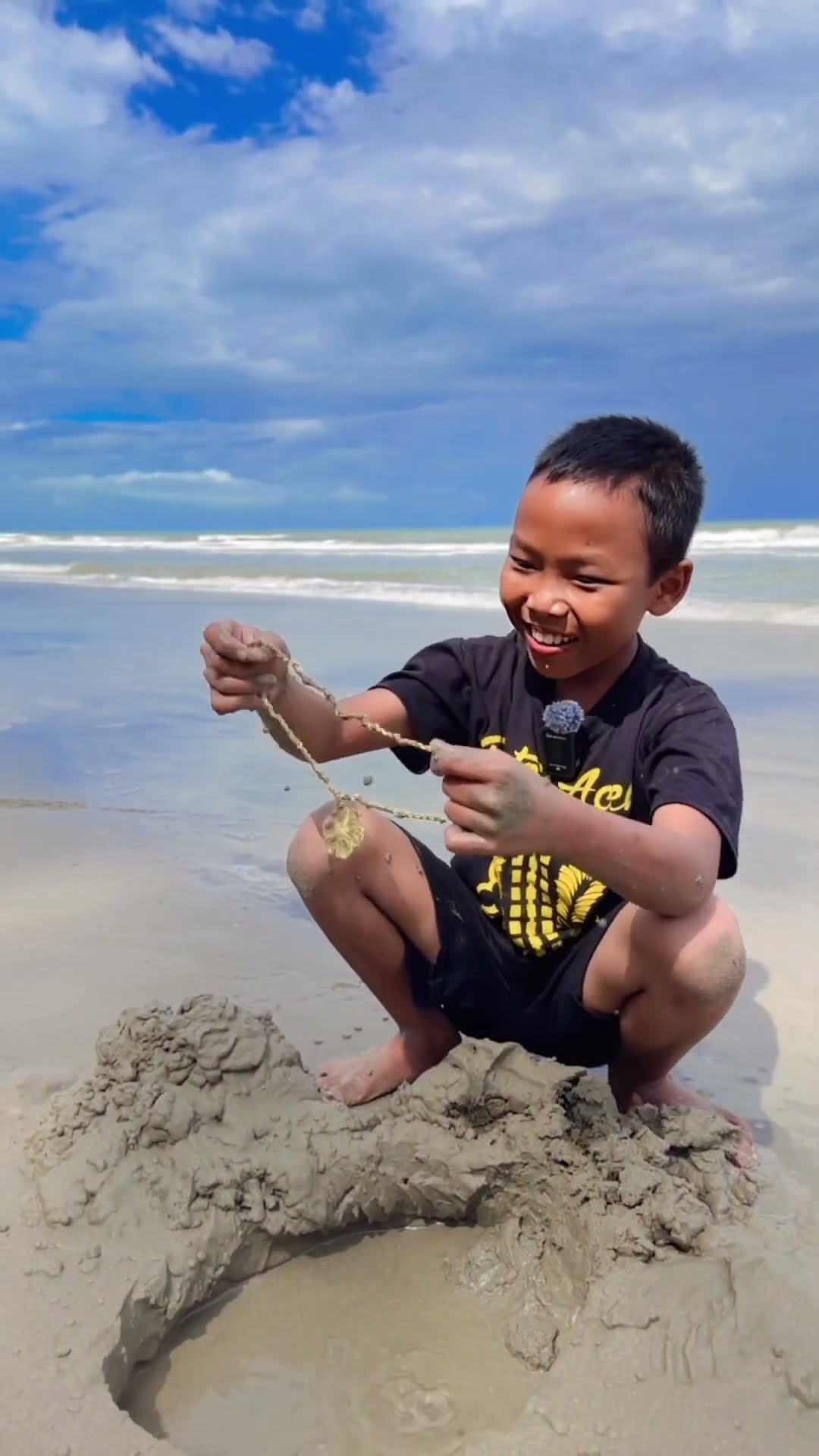Riski nemu emas dipantai