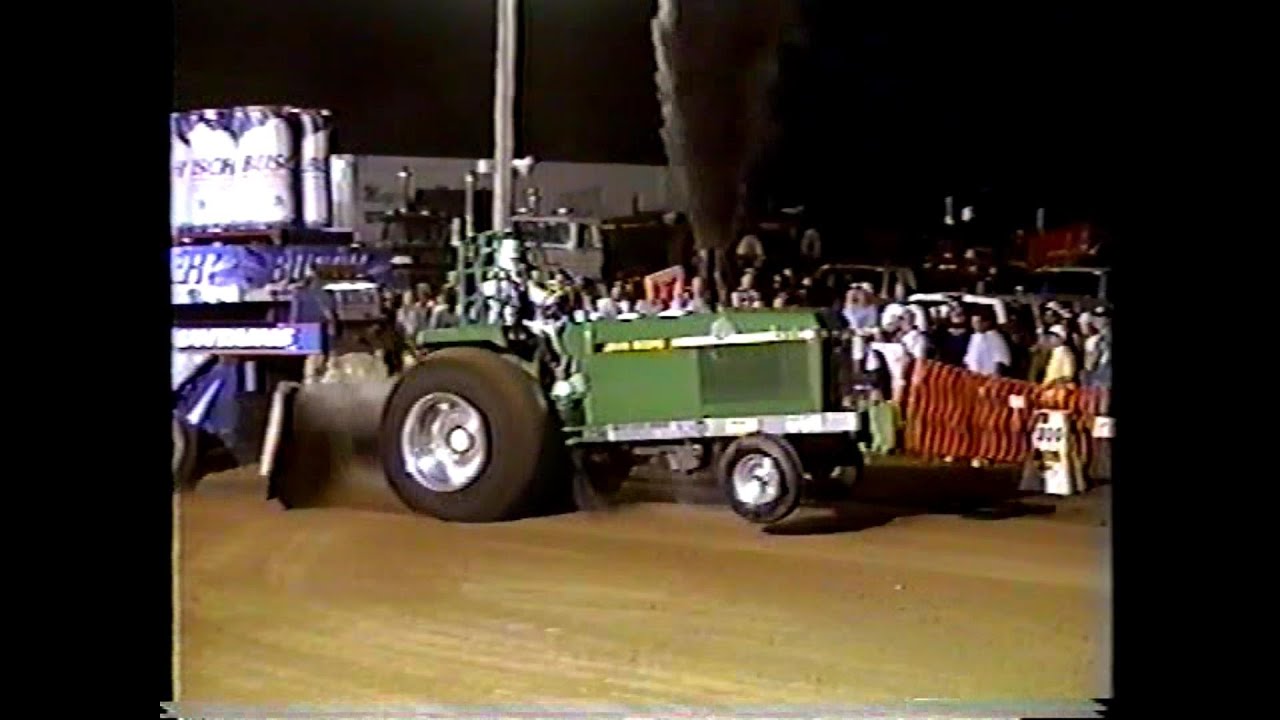 Illinois Tractor Pulling Association 1999 Nashville, Illinois 9,500 lb
