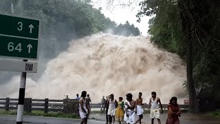 100 SCARY Tsunami And Wave Moments Caught On Camera screenshot 4