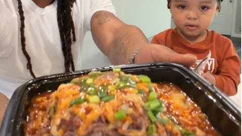 I think we found something thats 10/10 at Smokeaholics bbq yall gotta see this 