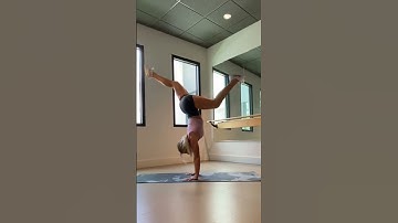 HANDSTAND CHALLENGE | KAYLEE ADAMS