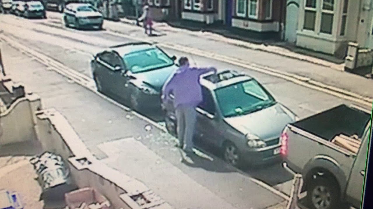 Man in Bridlington Smashes His own car windows (2) YouTube