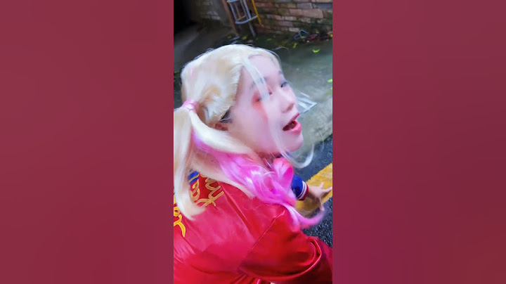 The kindhearted Harley Quinn helped the pregnant elf and her friends helped her #Joker #HarleyQuinn