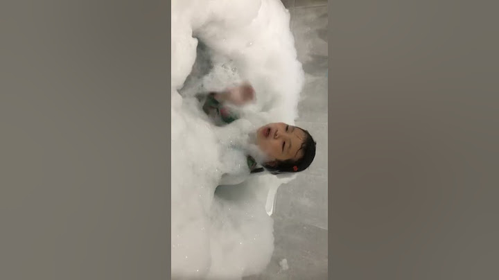 거품 목욕하는 나은이