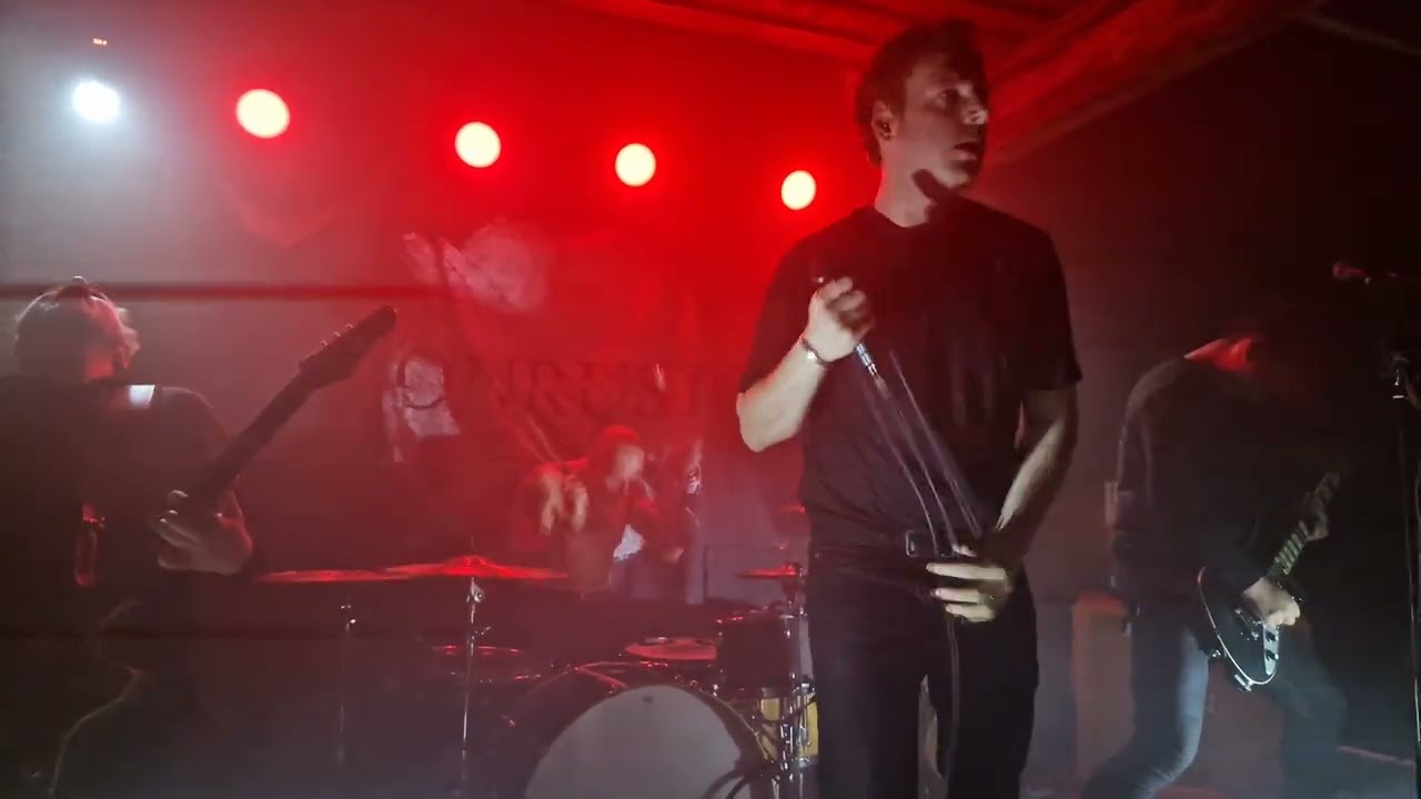 Onrust performing Panisch live at DunkHQ, Zottegem on 07 mars 2026