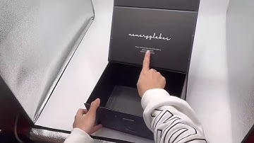 Custom Magnetic foldable packaging box with ribbon