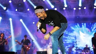 Farhan akhtar live | tum ho toh | rock on!!