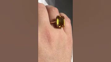 Vintage 9ct Yellow Gold Man Made Golden Sapphire Ring 