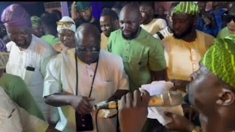 SAHEED OSUPA SPRAY OVER 1 MILLION NAIRA FOR SULE ALAO MALAIKA AT MOVIE PREMIERE