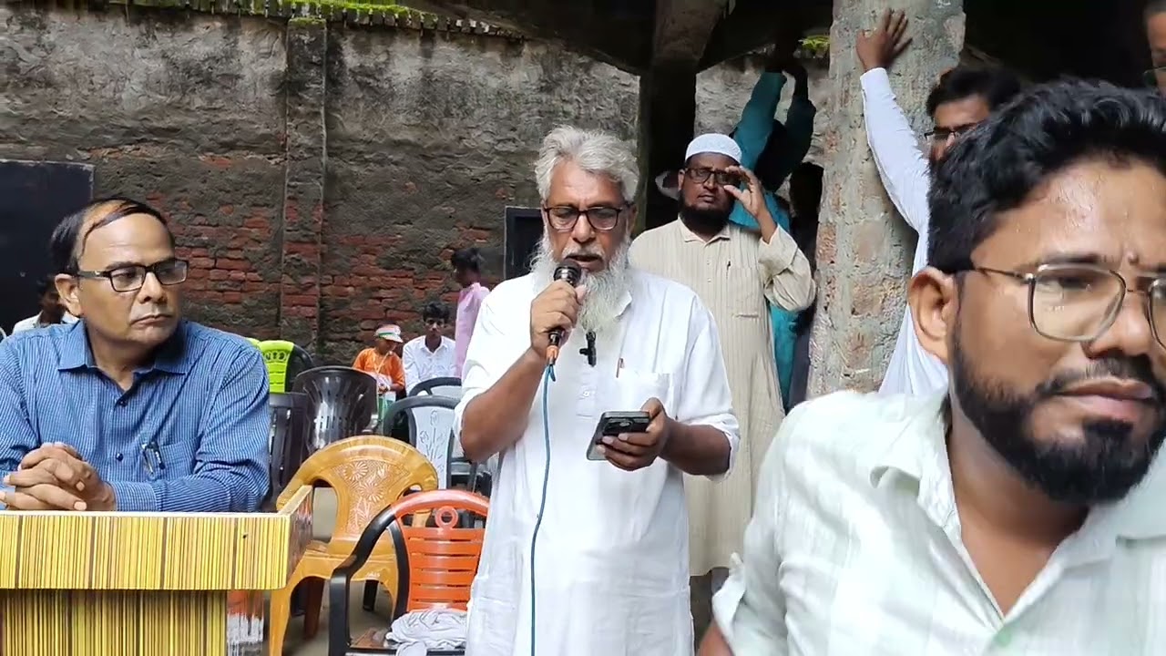 پندرہ اگست کے موقع پر والد محترم فضیلۃ الشیخ عیسی بلال فیضی حفظہ اللہ نظم پڑھتے ہوئے 