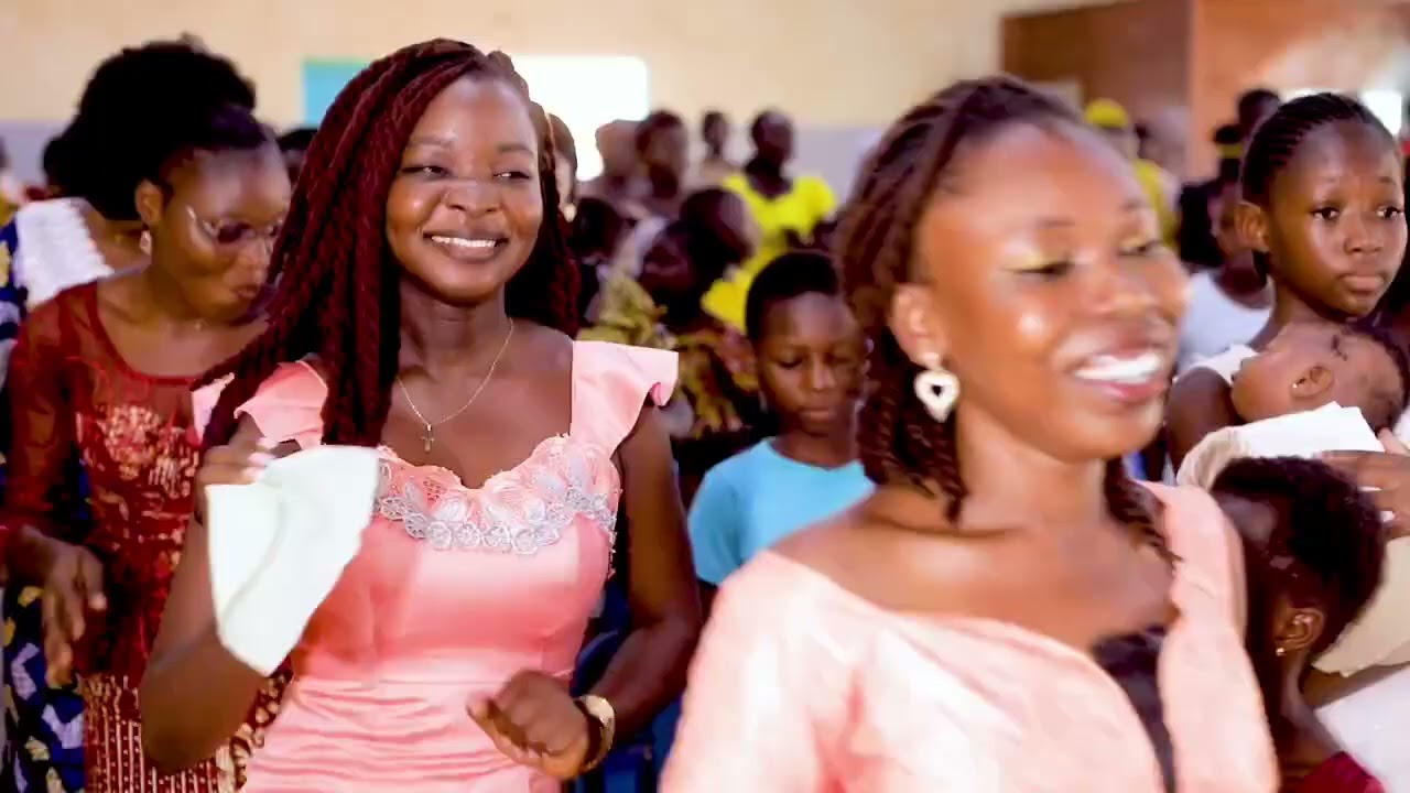 CHORALE FEMININE SION DE RIMKIETA , Reegi Barak Puusego