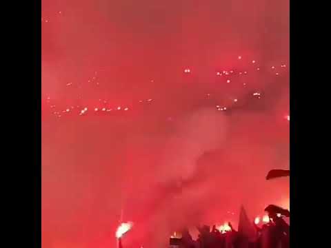 جماهير الاهلي يهتفون على الحلوه والمره معاه