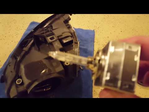 Audi A4/S4 (B8) HID Headlamp Bulb Replacement