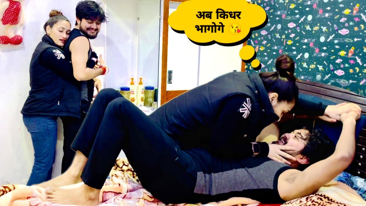 ROMANTIC PRANK IN ROOM ON @hem_yadav.08 || आज तो मजा ही आ गया 🥰 || Cuty Mariya