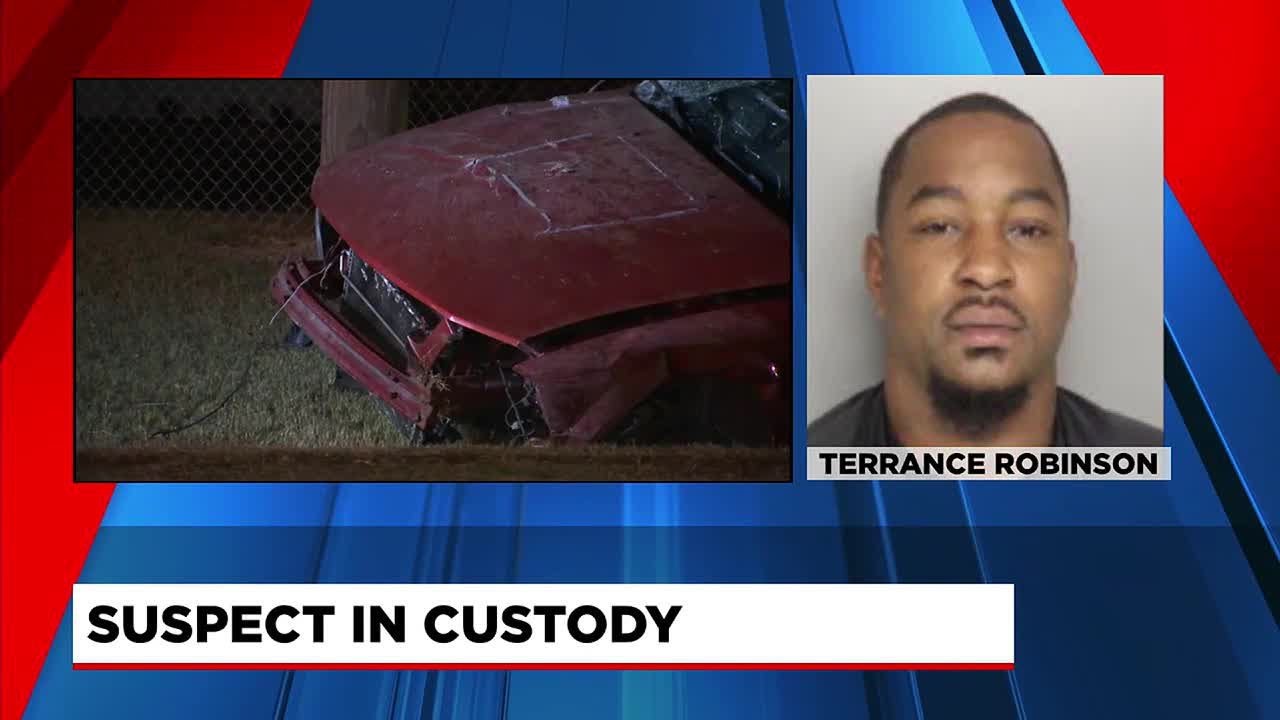 Suspect in custody after chase ends in crash in Greenville County - YouTube