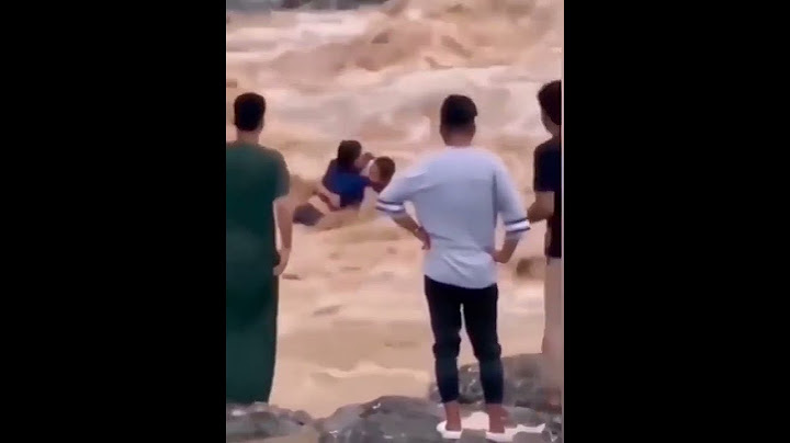 Heroic father saves his sons from drowning in floods.