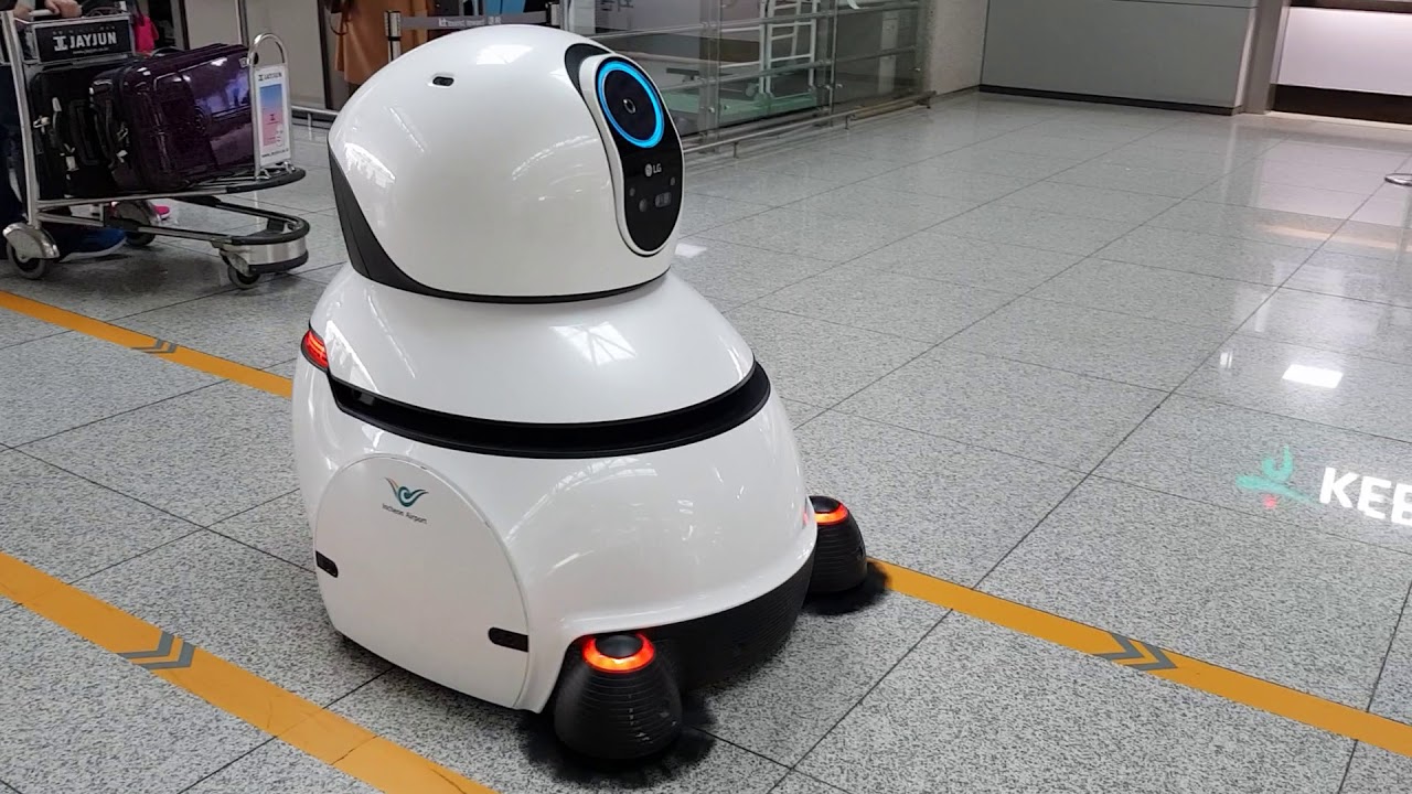 R2 D2 Of Star Wars Cleaning The Floor At Incheon Airport Seoul Korea 