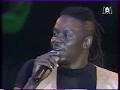 Capture de la vidéo Earth, Wind &Amp; Fire Live At Jazz À Vienne - 1997