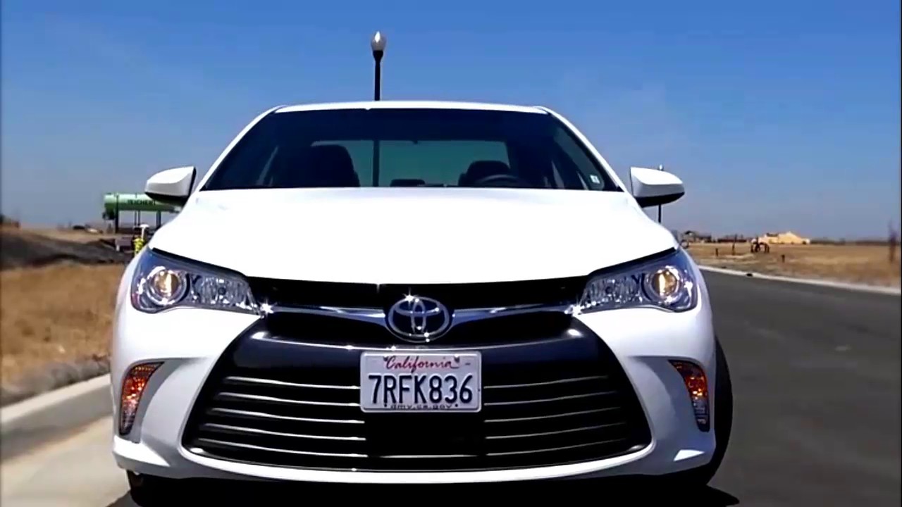 2017 toyota camry xle v6 road test - YouTube