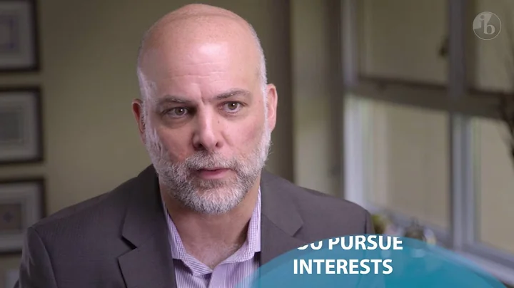 How should students discuss their IB courses in their university application?