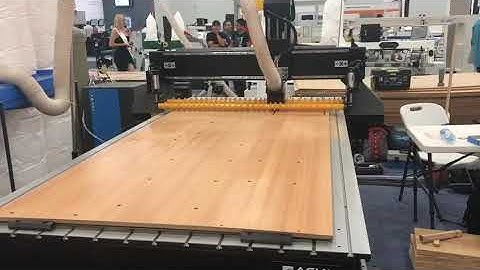 TigerTec CNC TR408ADwith pressure roller, specific machine for rough boards.