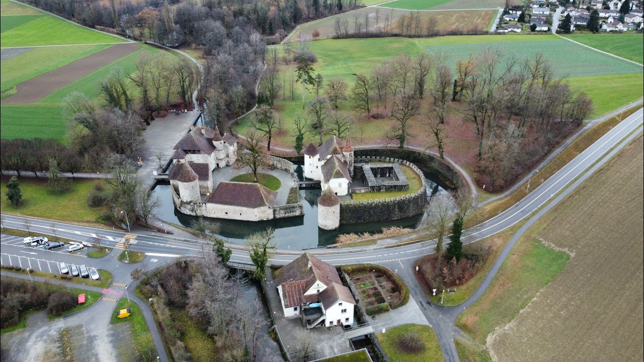 DJI mavic mini. Switzerland, Kanton Aargau, Schloss Hallwyl