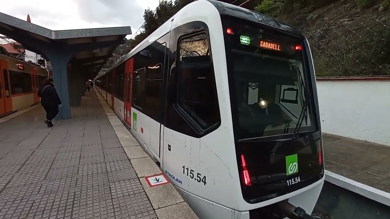 Ut 115 y 113 saliendo de les Planes FGC