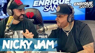 NICKY JAM IMPROVISA DURANTE VISITA CON ENRIQUE SANTOS