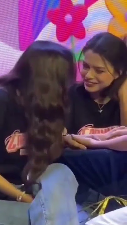 mon feel so much jealous when someone touch khun sam❤️❤️#gaptheseries #khunsam #mon #lesbian #lgbtq