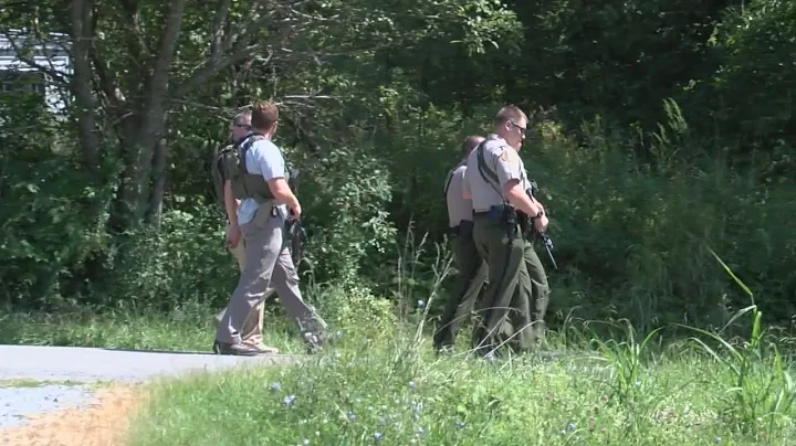 U.S Marshal, deputies search for inmate, Timothy E...