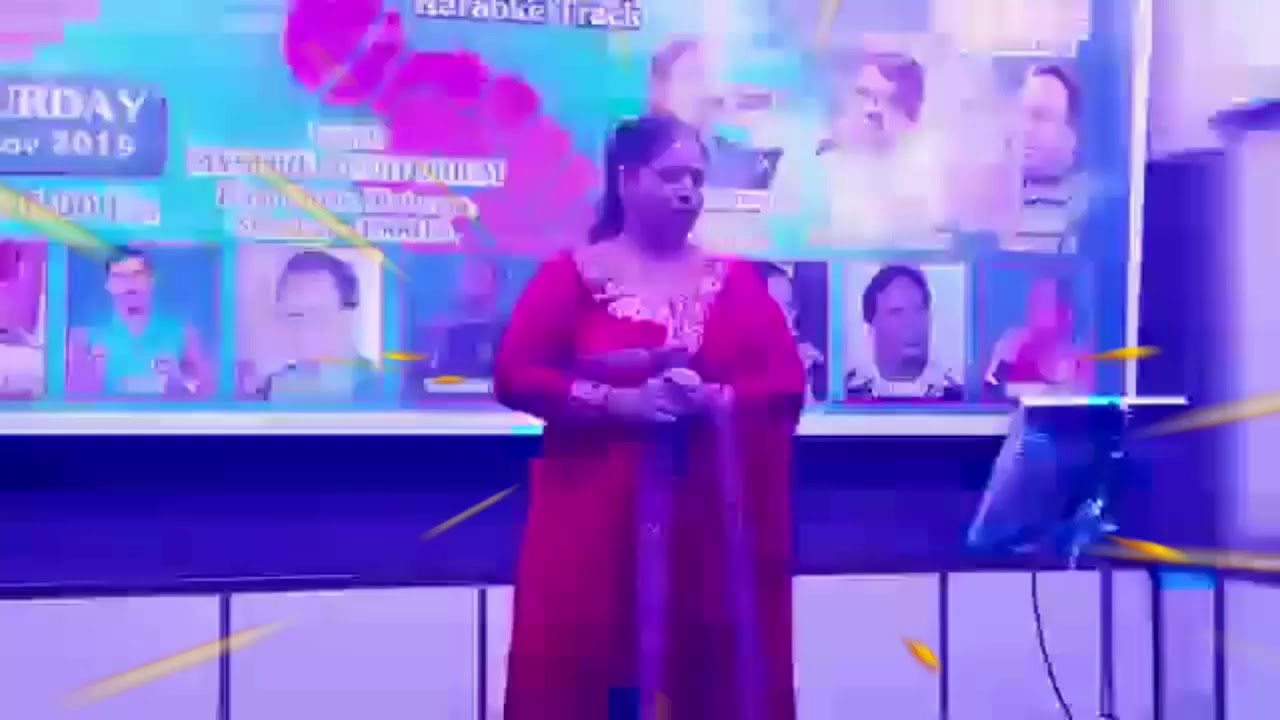 GREAT SINGER URMILA MAM - YouTube