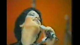 Video thumbnail of "Matia Bazar - E dirsi ciao"