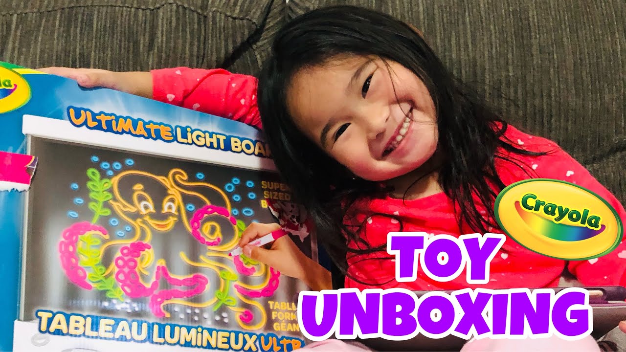 Unboxing: Crayola Ultimate Light Board