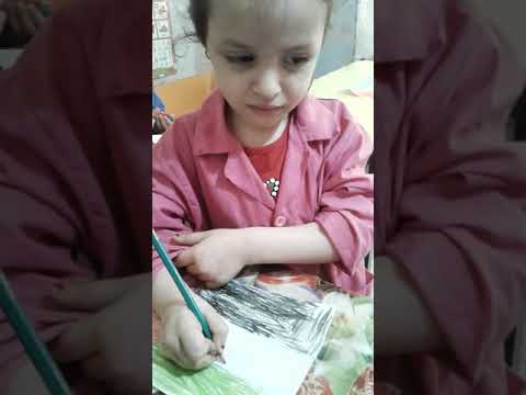 ر براعم روضة الكشافة الاسلامية الفوج حسان بلخيرد مع تلوين علم فلسطين 