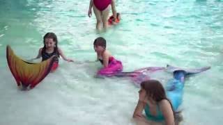 Взрослые и маленькие  РУСАЛКИ  в Аквапарке Круто поплавали