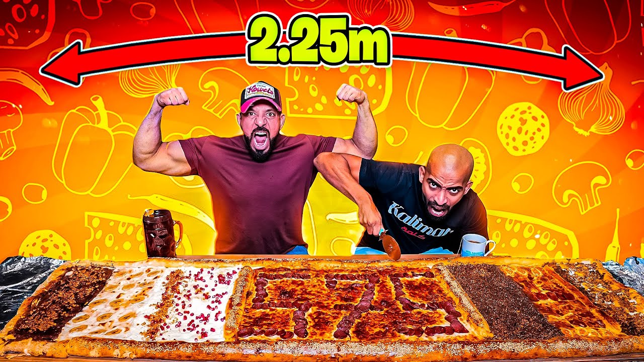 Longest Pie Eaten 2.25 Meters 🍕تحدي اطول فطيرة بطول 2.25 متر
