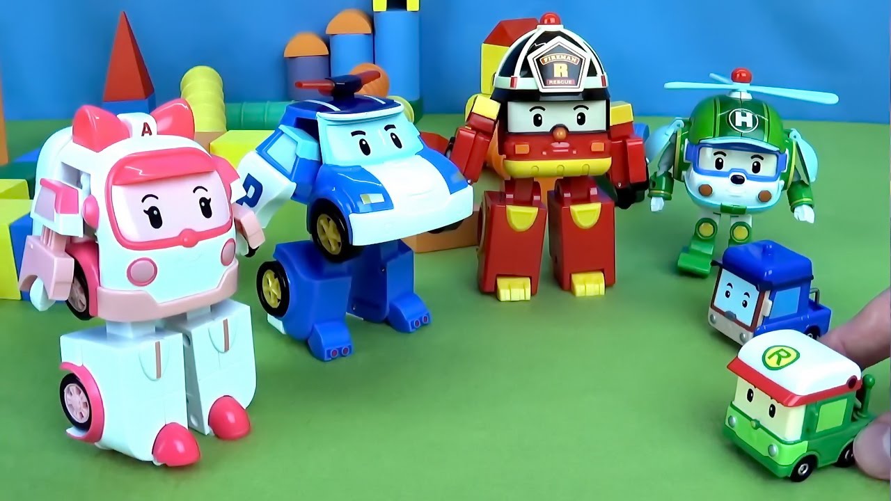 Играем робокарами. Машинки Полли Робокар Поли. Спасатели Поли Робокар. Спасатели игрушек Робокар Поли.