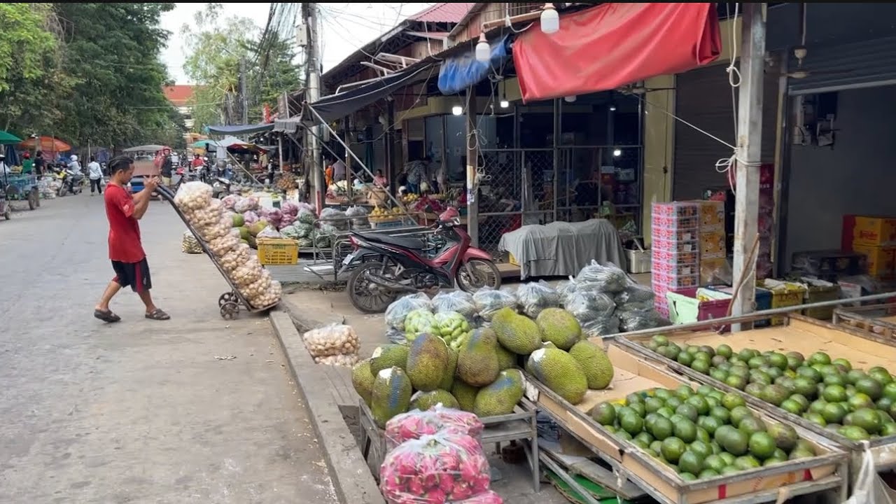Phsar Samaki Houy Kang in The Evening, Siem Reap Province, Cambodia