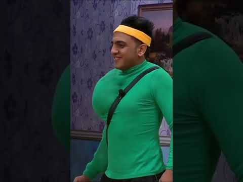 مسرح مصر أنت بتخش الجيم ب يمينك بس