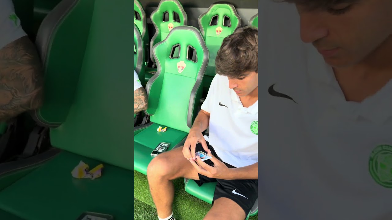 Llegaron los cromos de Panini 🎁🤩 #ElcheCF #ElcheBarça