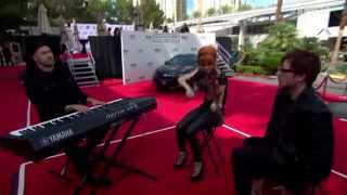 Lindsey Stirling Performs Beyond The Veil at the Billboard Music Awards 2014 (HD)