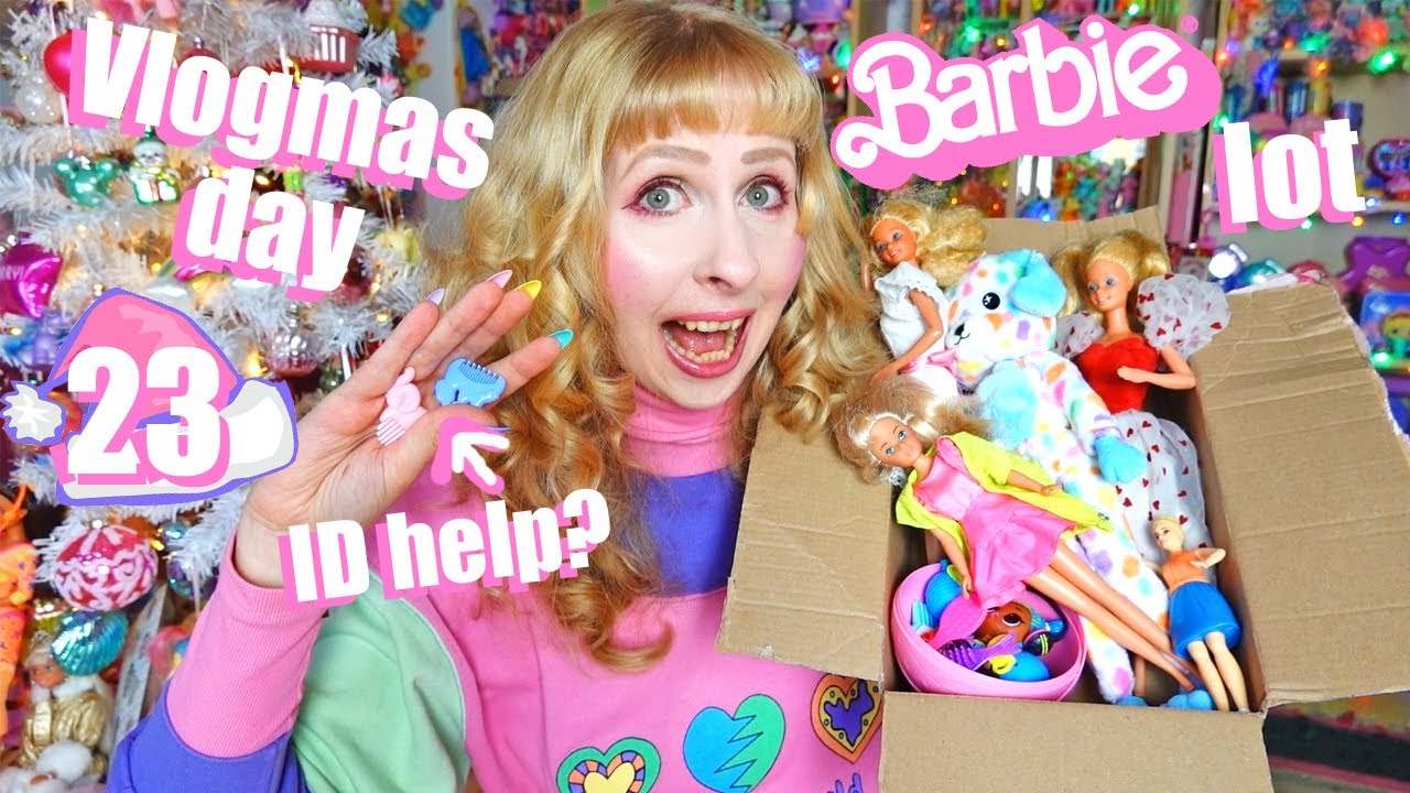 Vlogmas 2925 day 23 - Unboxing a mixed Barbie Lot 80s and modern and some mystery toy combs