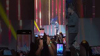 Video thumbnail of "Ke personajes ft Lucas Sugo - Pobre Corazón Antel Arena Uruguay (En vivo)"