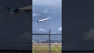 Planespotting from Rankin Rd at IAH Houston #planespotting #ual