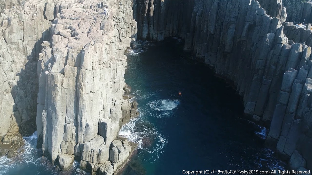 ドローンによる東尋坊空撮5 番外編 飛込みおじさん Youtube