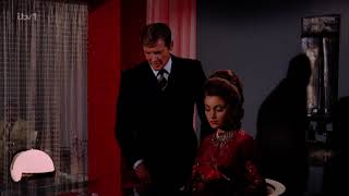 Jane Seymour s nails in Live and Let Die