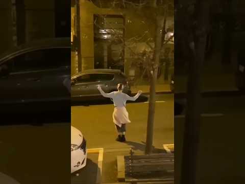 إهرب قبل ماتشوفك السيدة الراقصة في صربيا