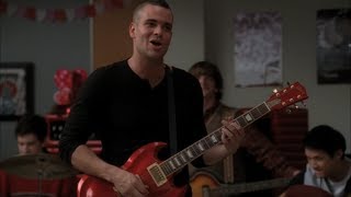 Video voorbeeld van "GLEE - Fat Bottomed Girls (Full Performance) (Official Music Video)"