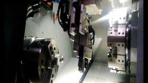 Loading / unloading CNC lathe with automatic loader