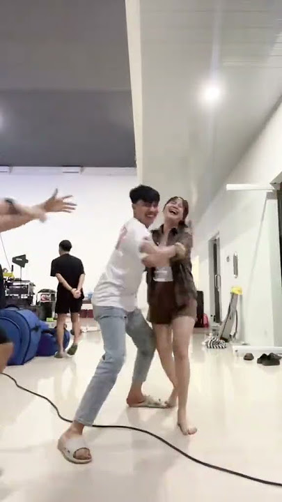 ngakak ..udah deh kk anggun vs mak yik🤣 ada ce yeni pisan#gilgasahid #hapyasmara